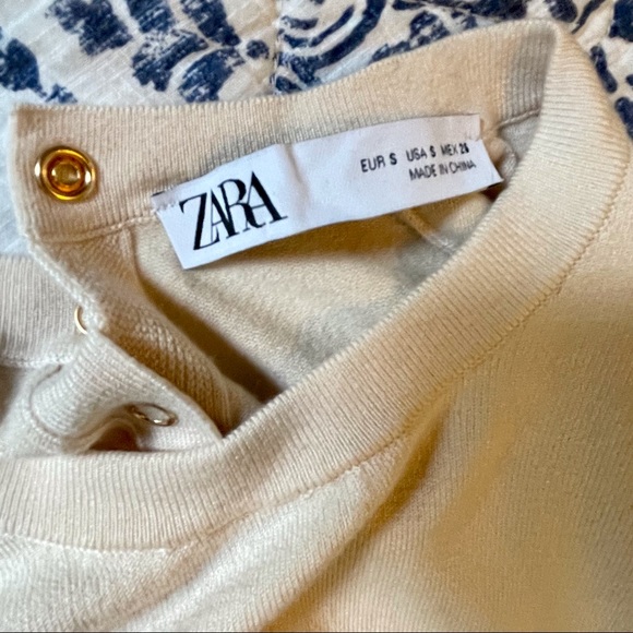 Zara Beige Basic Knit short sleeve sweater with gold buttons size S - Picture 4 of 9